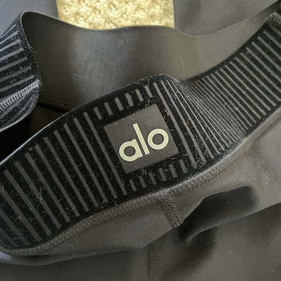 Alo Airlift Line Up Leggings S NEW - Picture 6 of 10